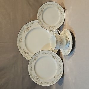 New Noritake Patience 2964 5 Piece Place Setting Dinner Set